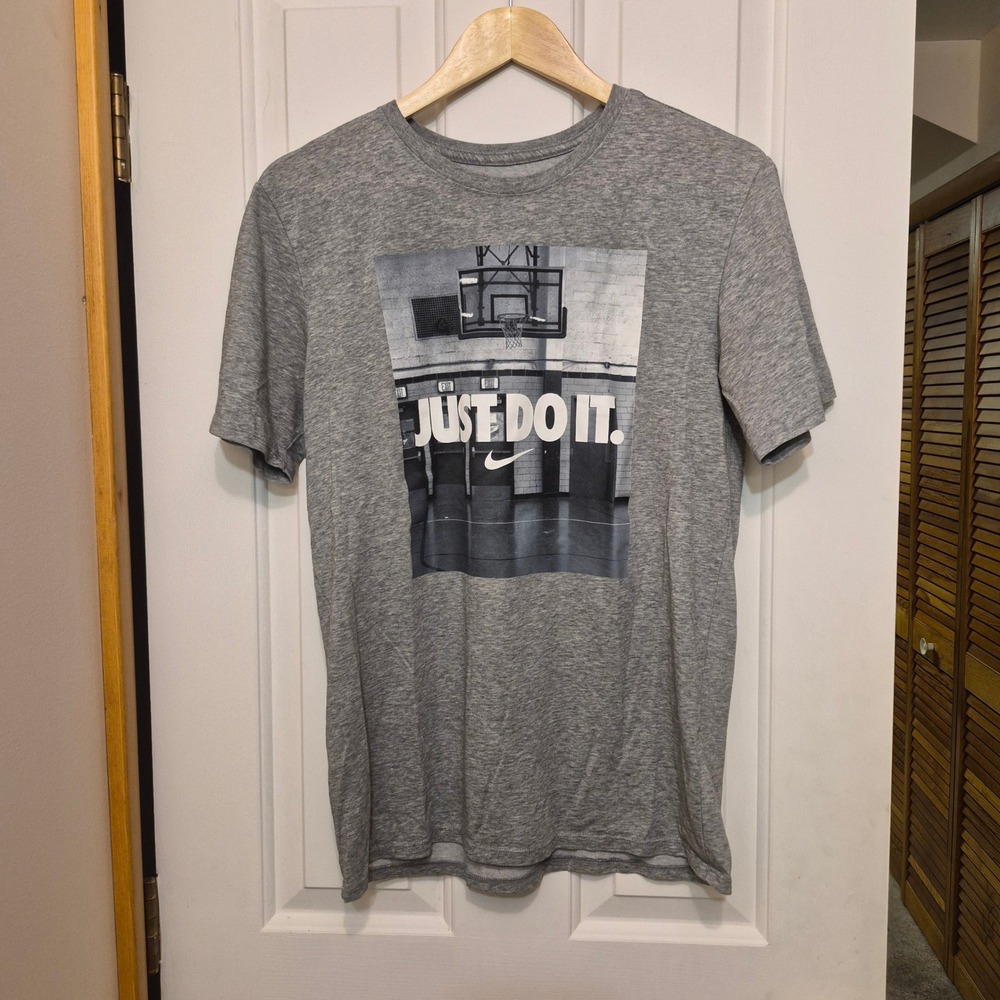 Nike Mens Dri-Fit Graphic T-Shirt Medium Gray Just Do It Basketball Hoop Tee